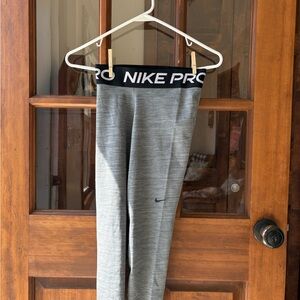 Nike Women’s Gray Pro Leggings